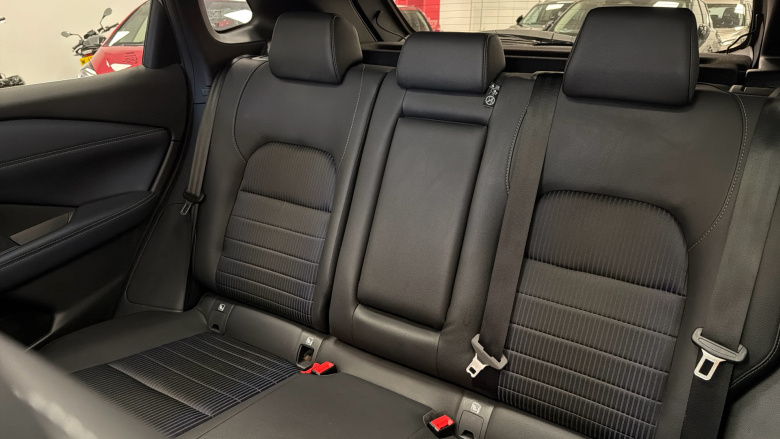 Nissan Qashqai 1.3 DiG-T MH Tekna 5dr Petrol Hatchback